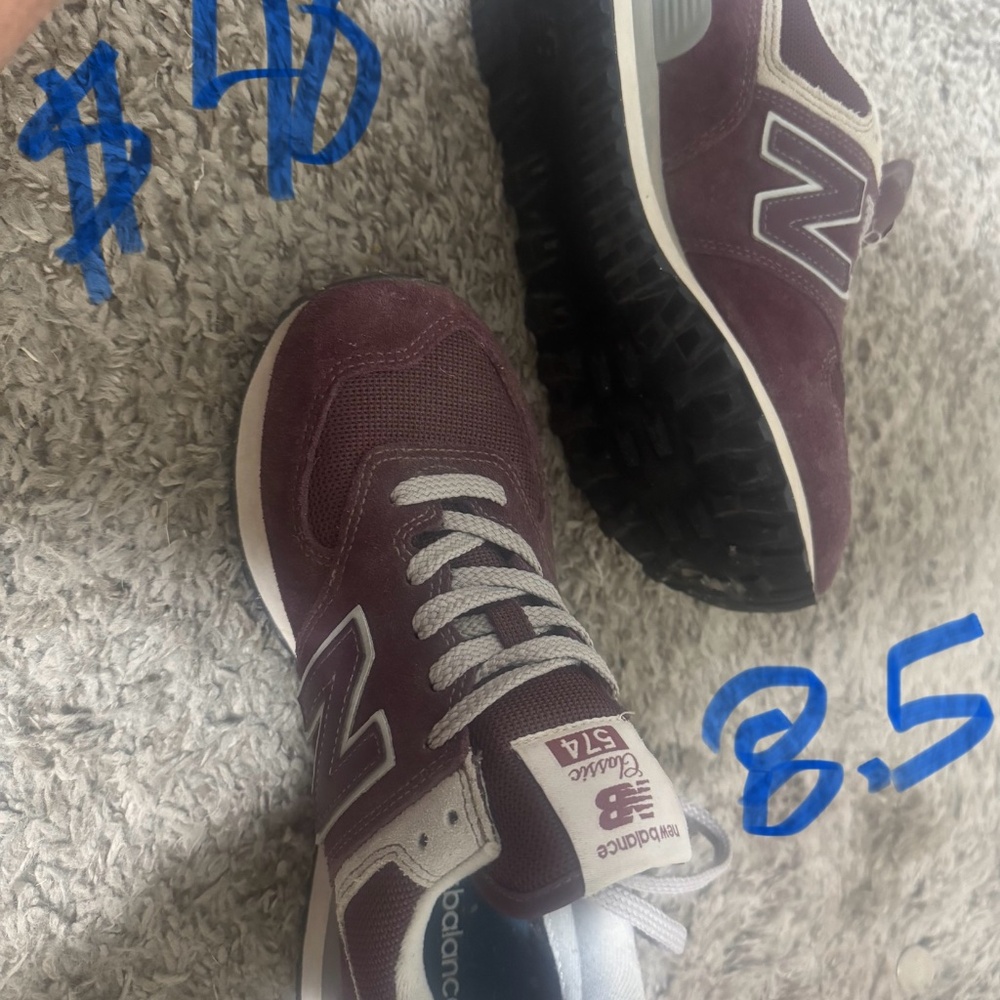 Woman's new balance shoes